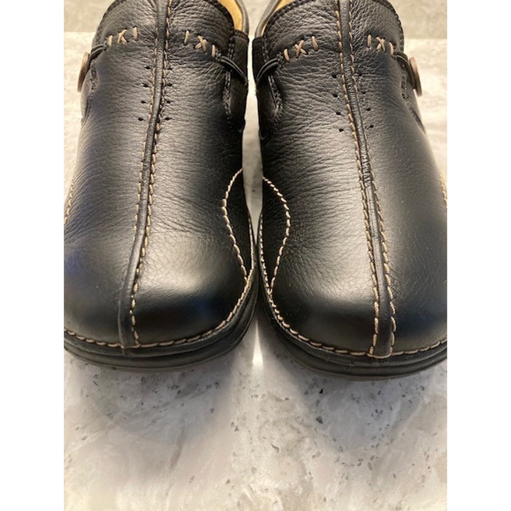 Clarks Unstructured Leather Shoes Lots Of Heavy Stitching Slip-Ons 8